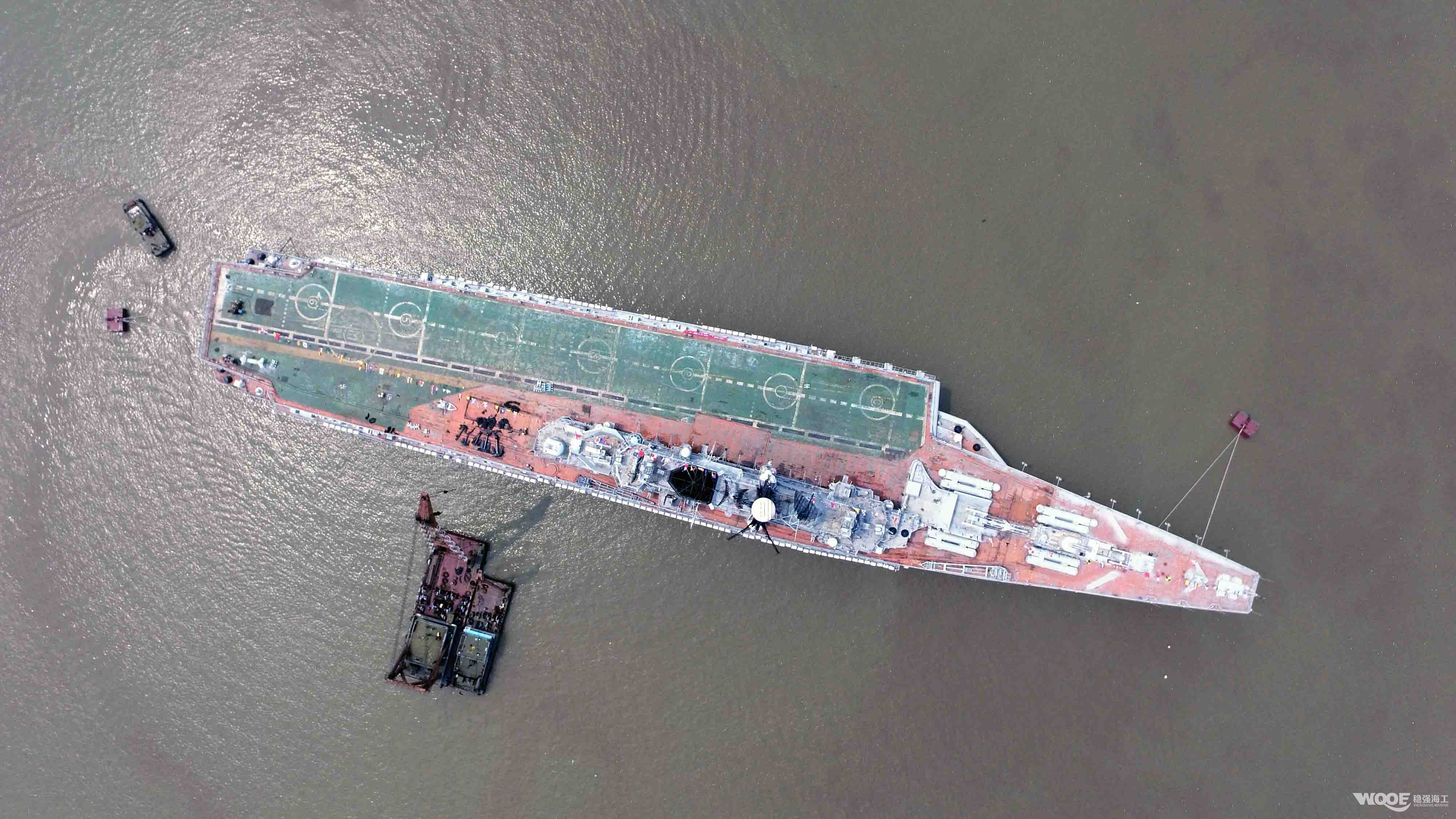 明斯克航空母艦錨纜鋪設